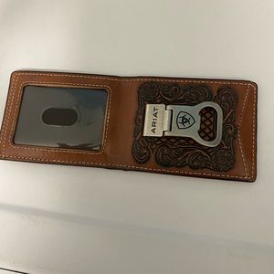 Ariat Embossed Tooled Wallet w/ ID Slot & Money Clip Bottle Opener 50$ Like New